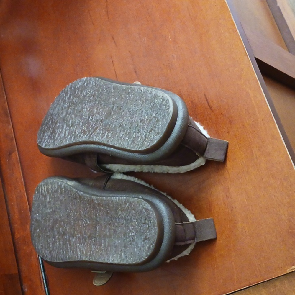 Shoes/Slippers